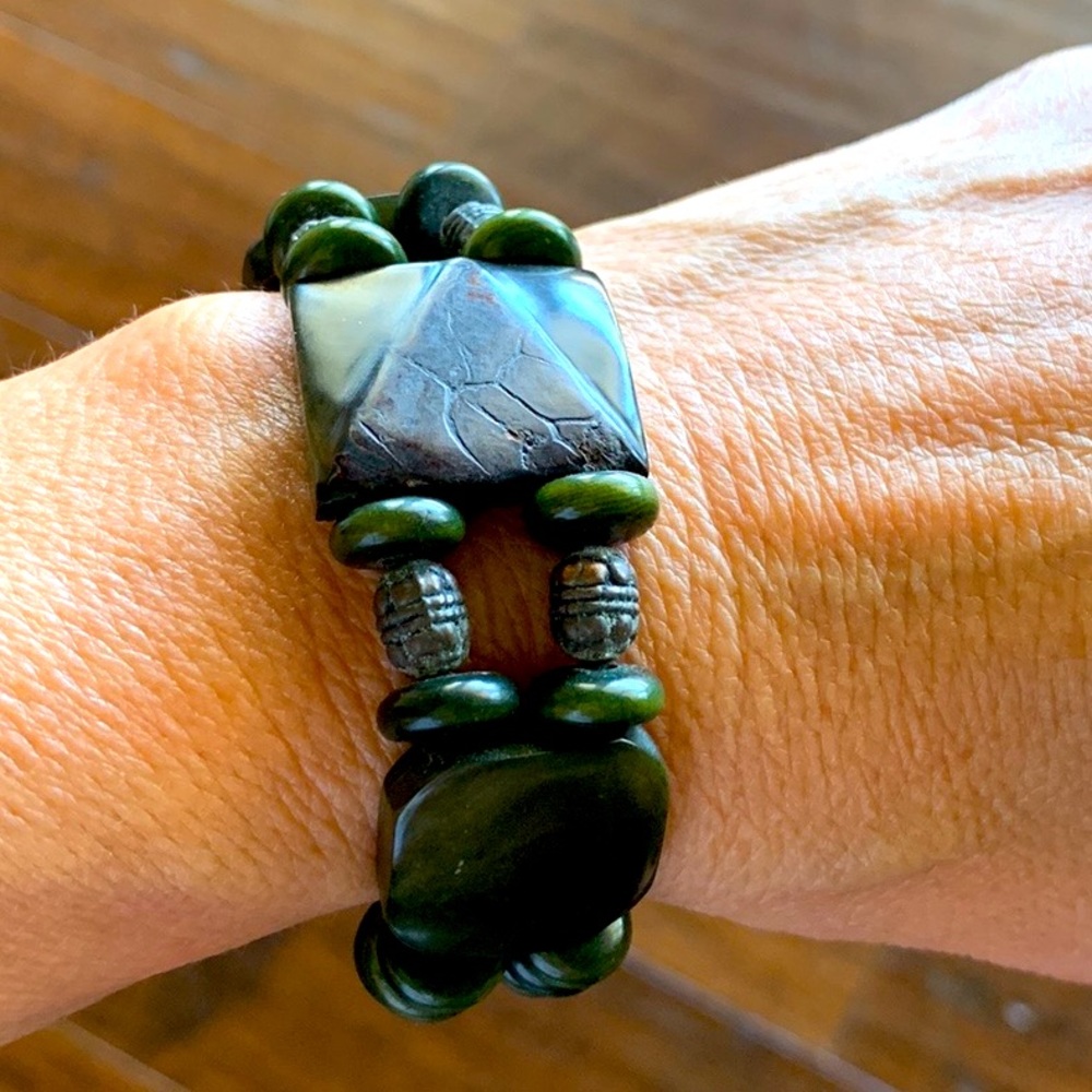 Dark green Tawa bracelet